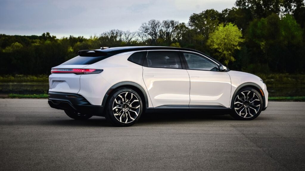 Chrysler’s First EV Crossover Launching 2027: Specs, Styling & Strategy